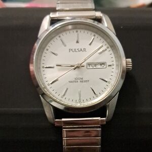 Vintage Pulsar Stainless Steel Watch with White Face. New Battery.